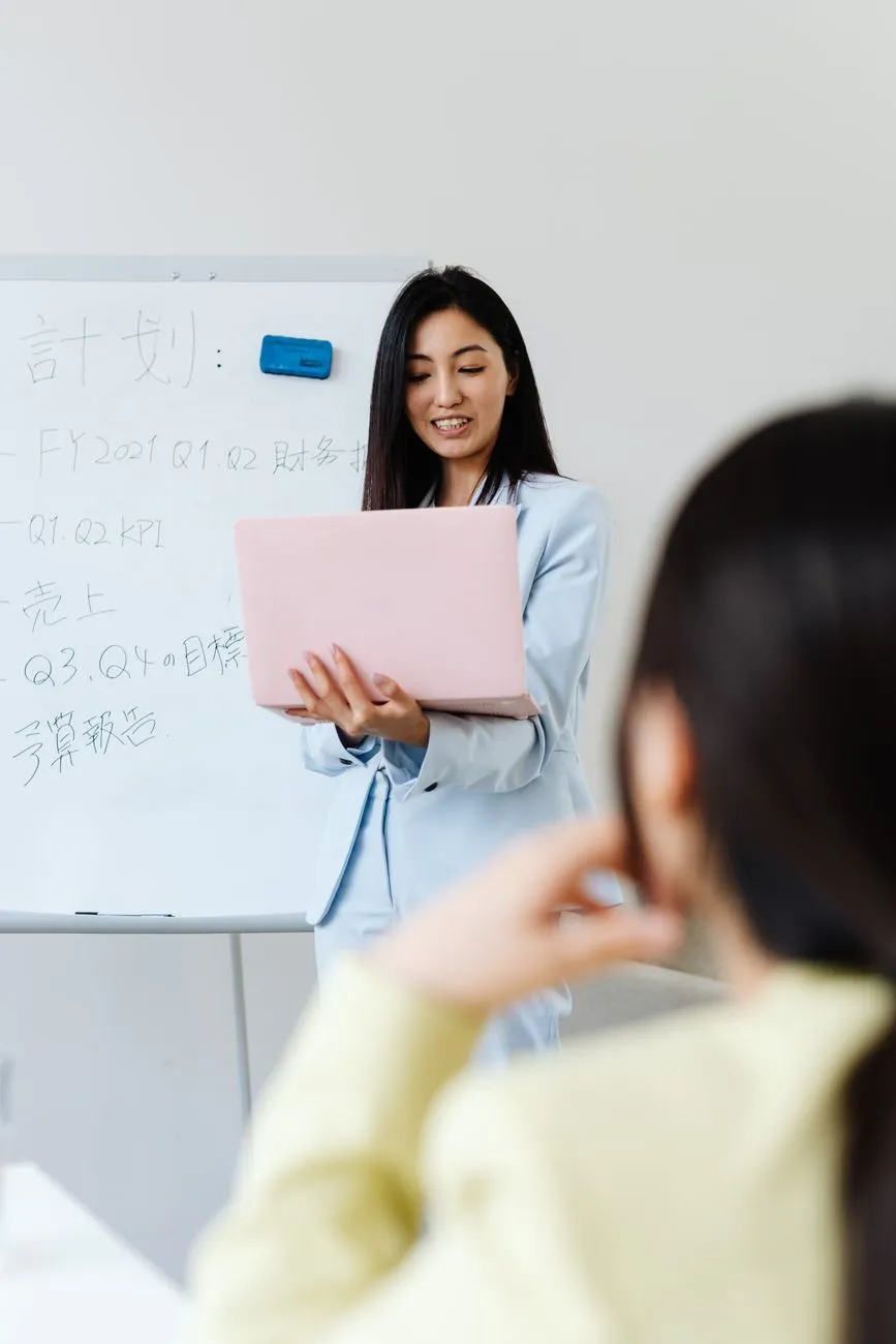 数字艺术展项定制方案：从概念设计到落地的全流程解析