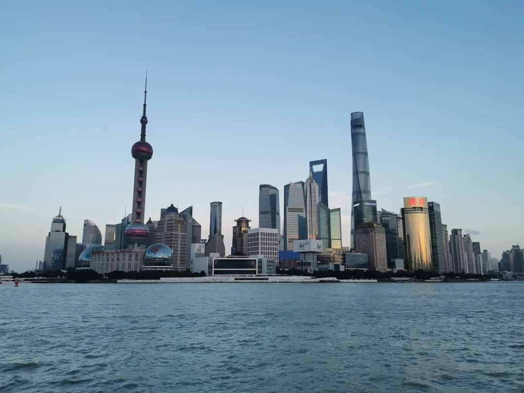 互动装置与数字艺术融合：展览展示行业沉浸式体验新趋势解析